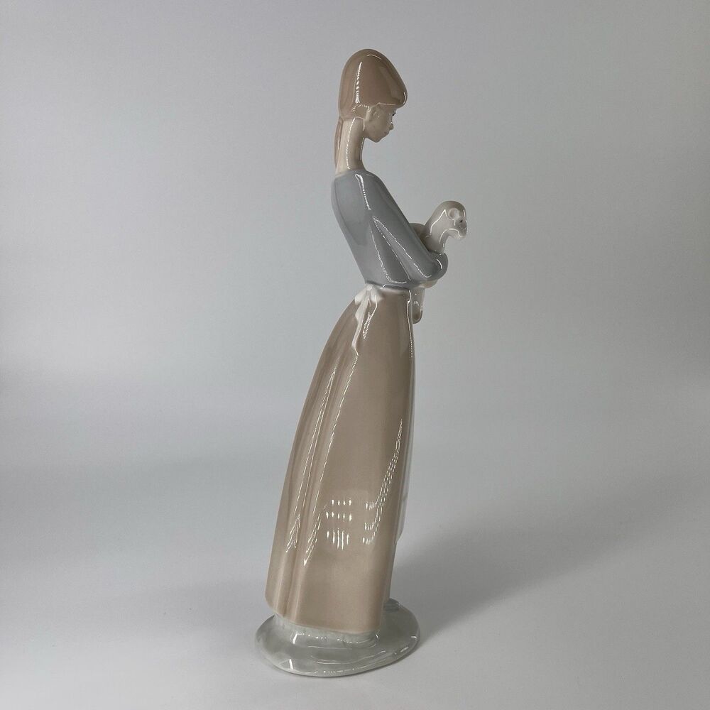 Lladró Porcelain Figurine "Girl with Lamb" (#4505) Pastorcita con Cordero Glossy - Picture 4 of 9